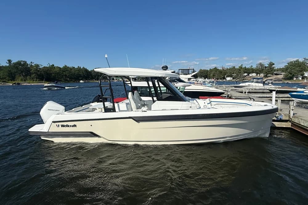 2027 Wellcraft 28 T-Top | 28 ft