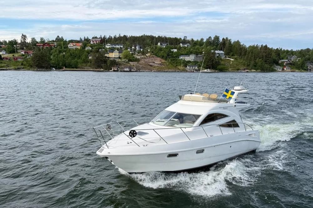 2005 Sealine F34 | 37 ft