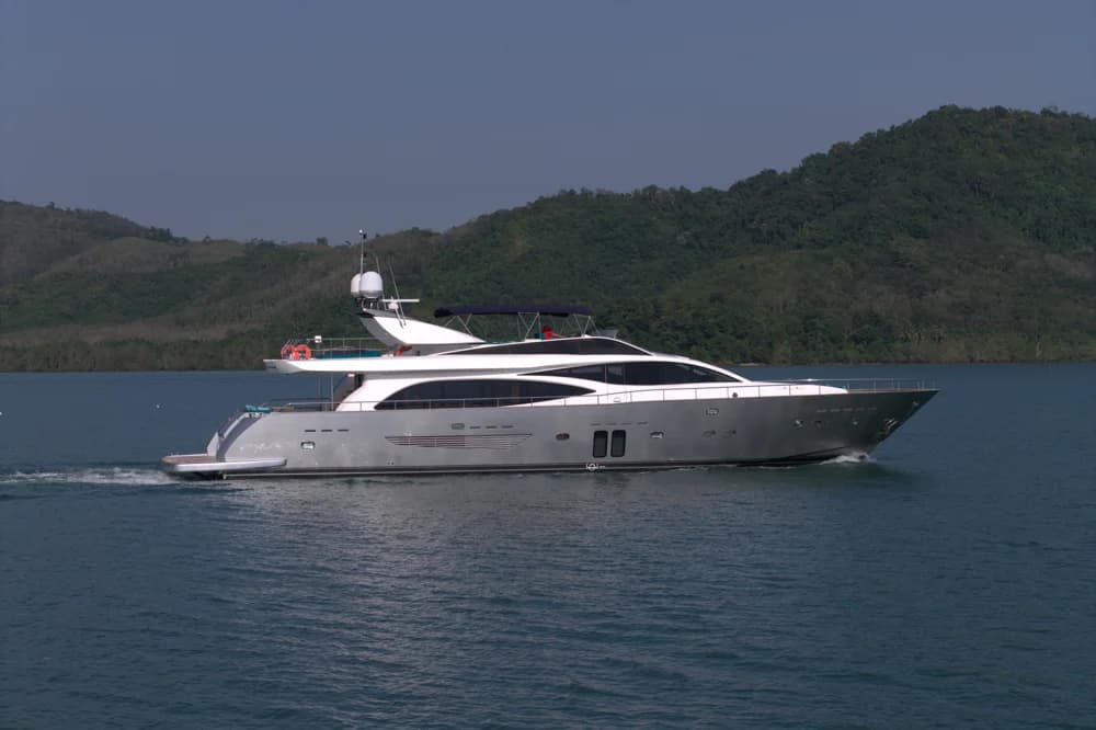 2007 Couach 3000 | 99.7 ft