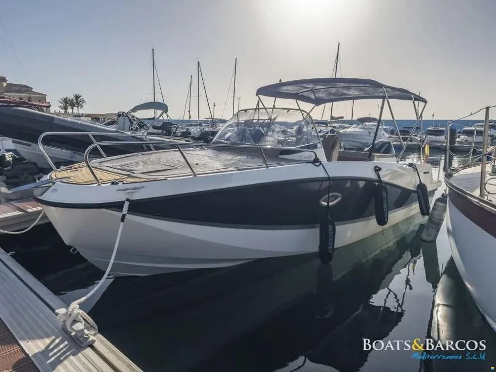 Quicksilver Activ 755 Sundeck