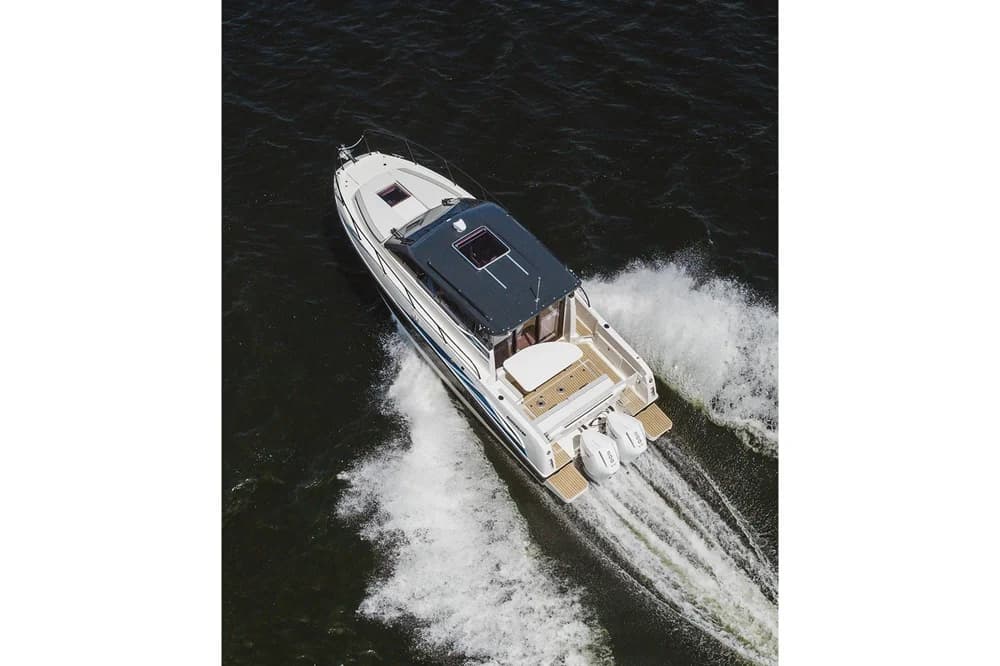 Quicksilver Activ 905 Weekend Outboard