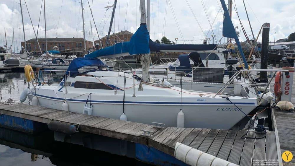 HUNTER 272 HORIZON
