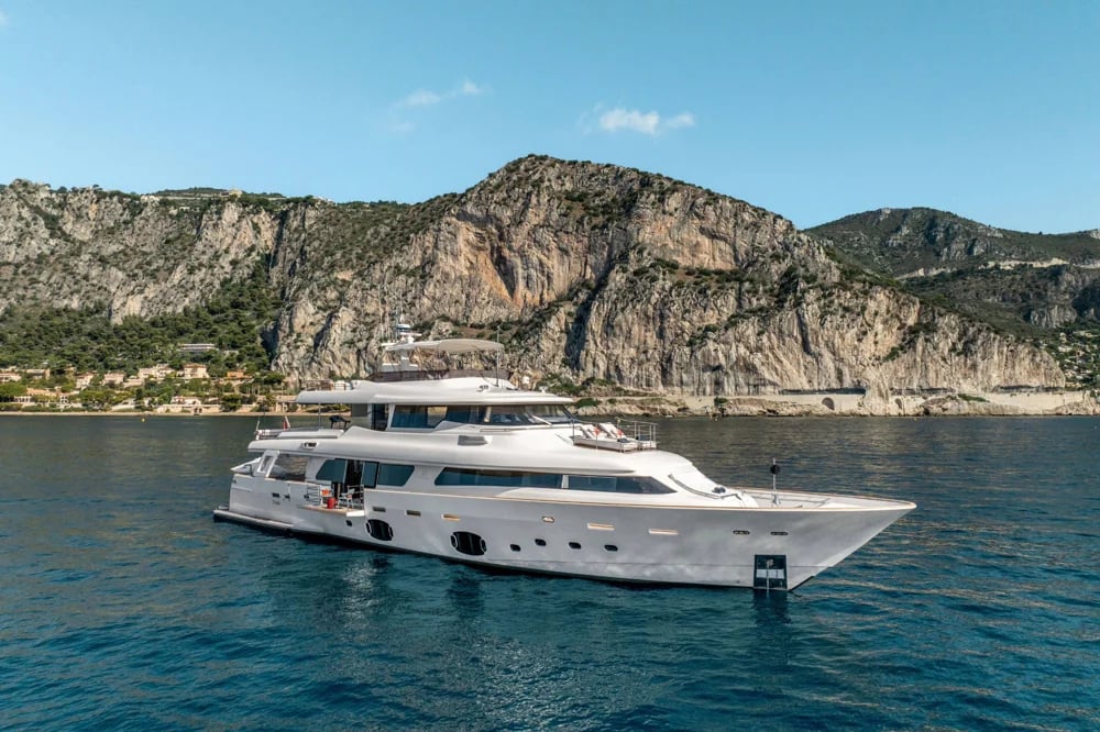 2013 Custom Line Navetta 33 Crescendo | 33m