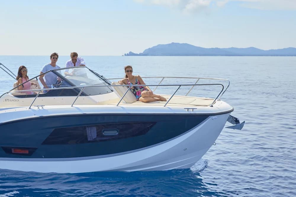 Quicksilver Activ 875 Sundeck mit 2x 250PS