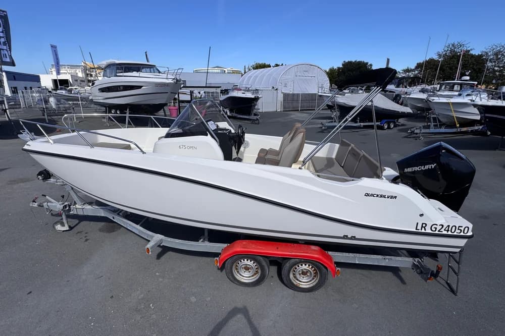 Quicksilver Activ 675 Open