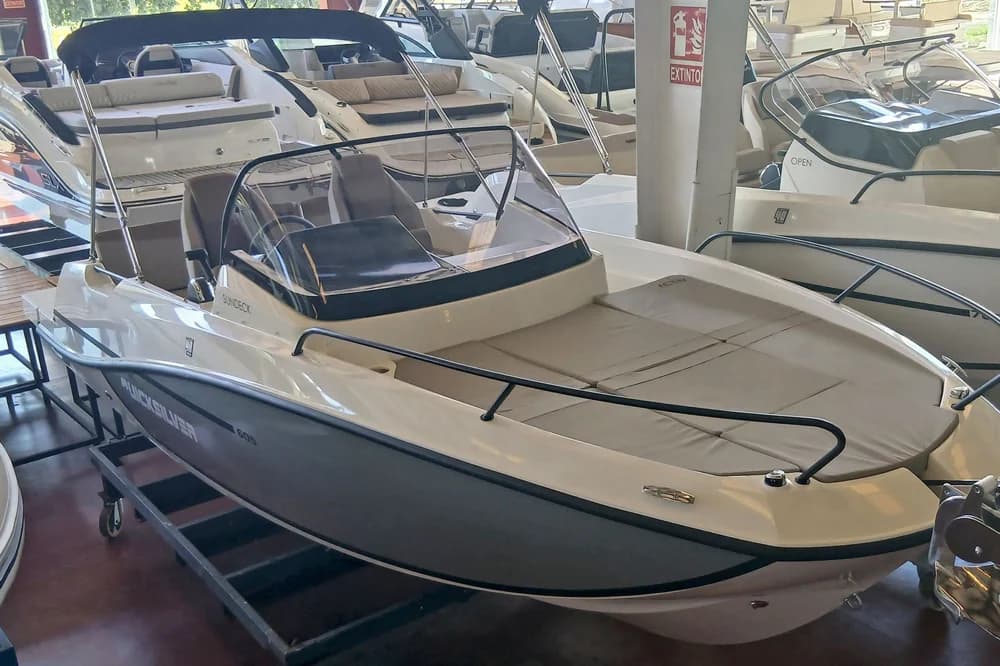 Quicksilver Activ 605 Sundeck