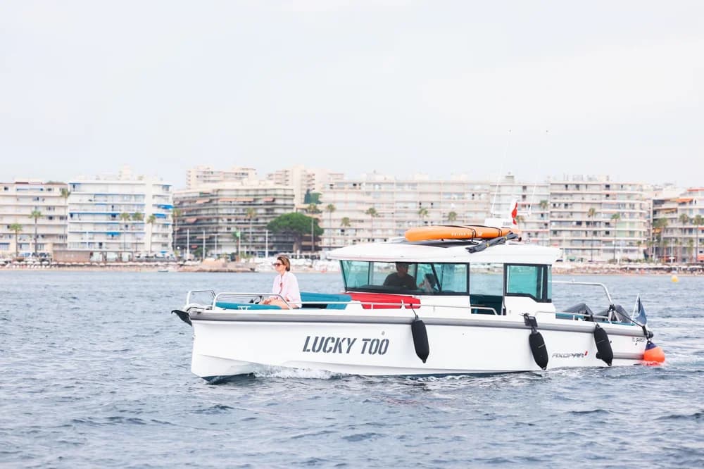 Axopar 37 XC Cross Cabin