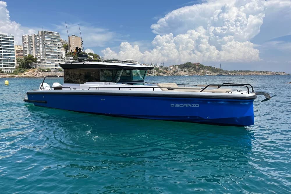 Axopar 37 XC Cross Cabin