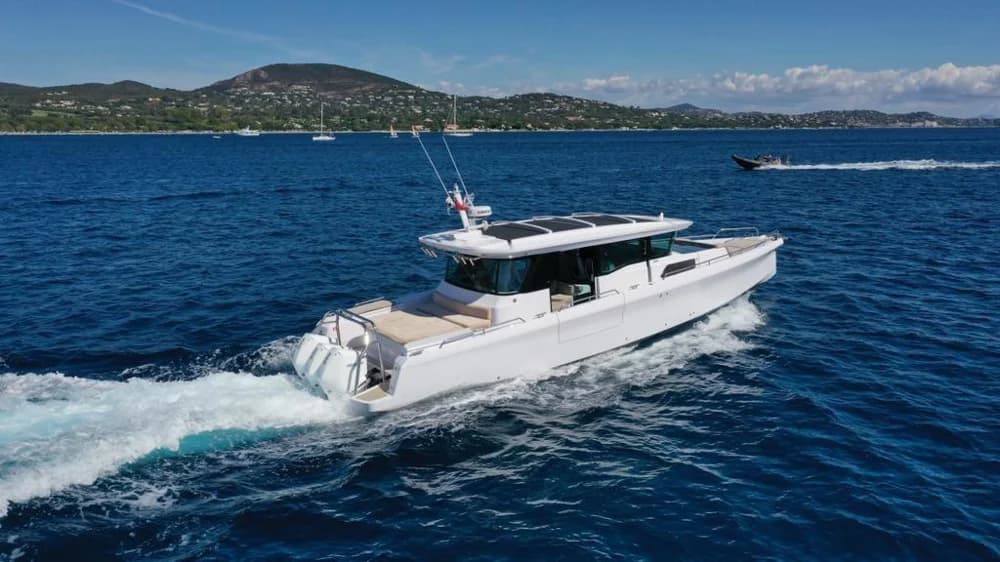 Axopar 45 XC Cross Cabin
