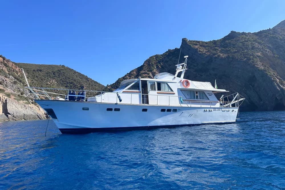 Custom Cantiere Navale Chiavari modello Riviera