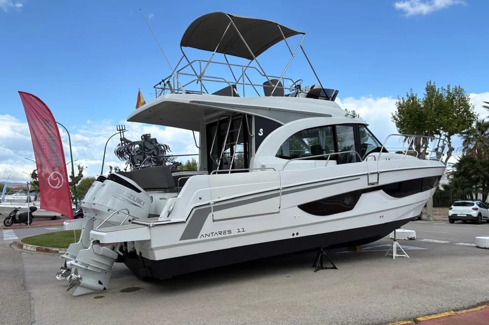 Beneteau Antares 11 Fly