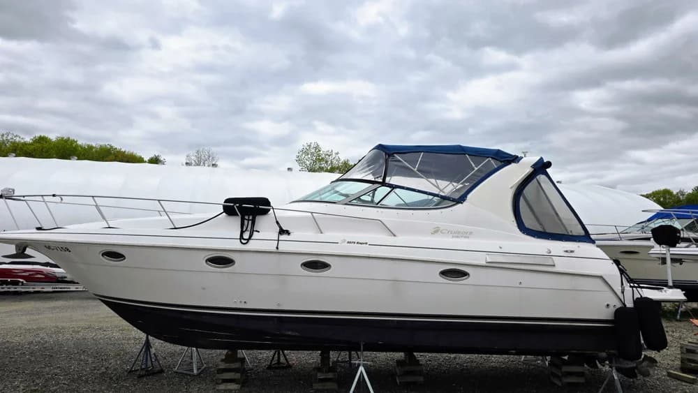 Cruisers Yachts 3375 Esprit