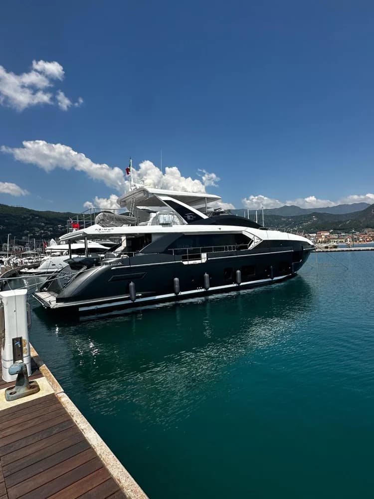 Azimut Grande 27M