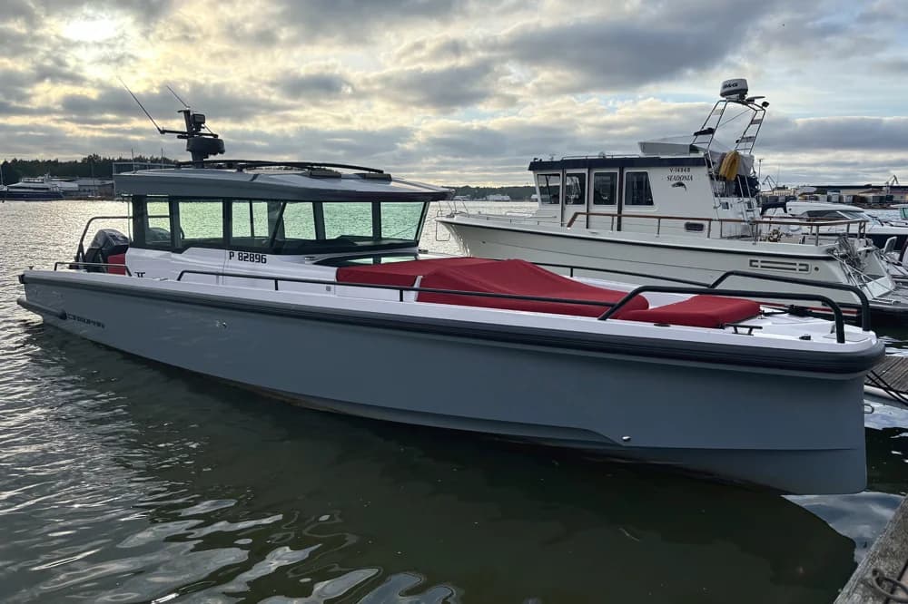 Axopar 37 XC Cross Cabin