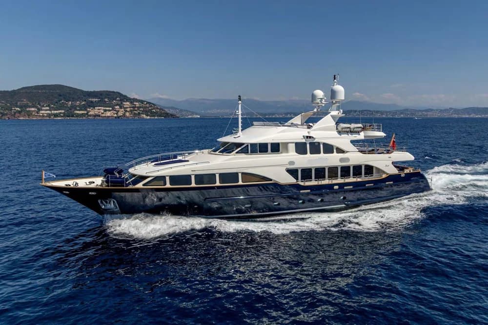 Benetti 120 Classic