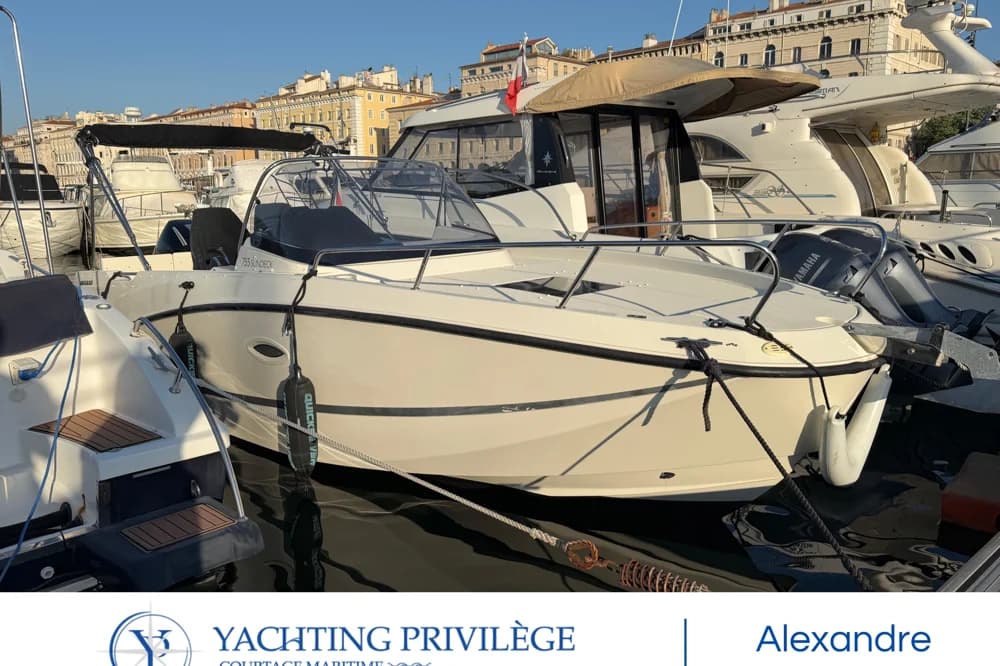 Quicksilver Activ 755 Sundeck