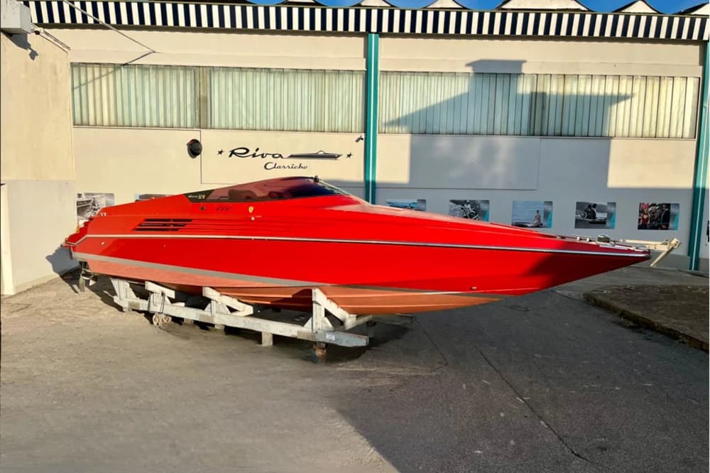 Riva 32 Ferrari Special