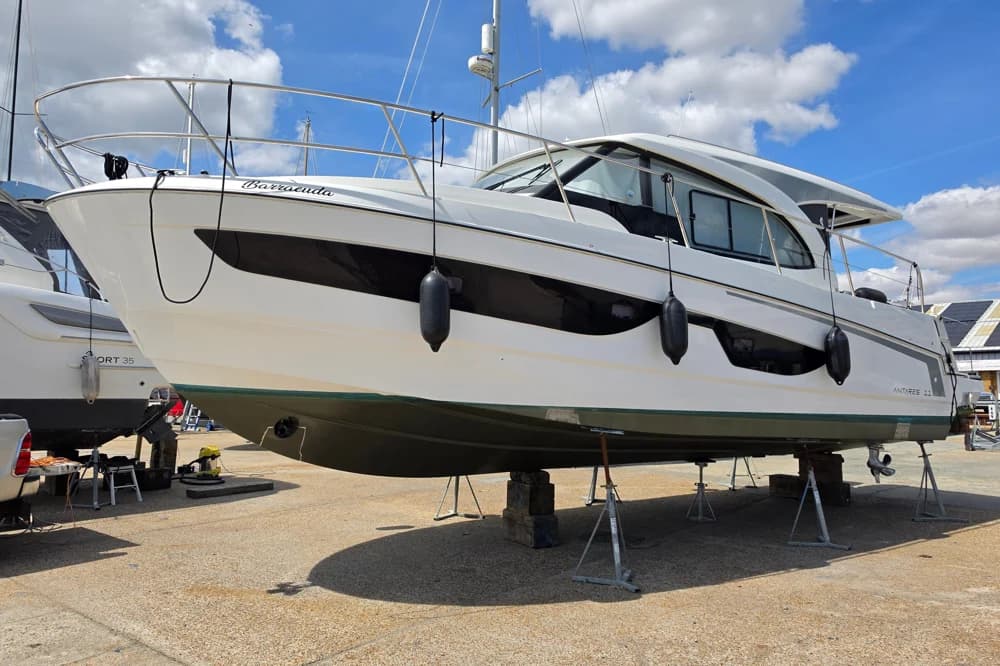 Beneteau Antares 11