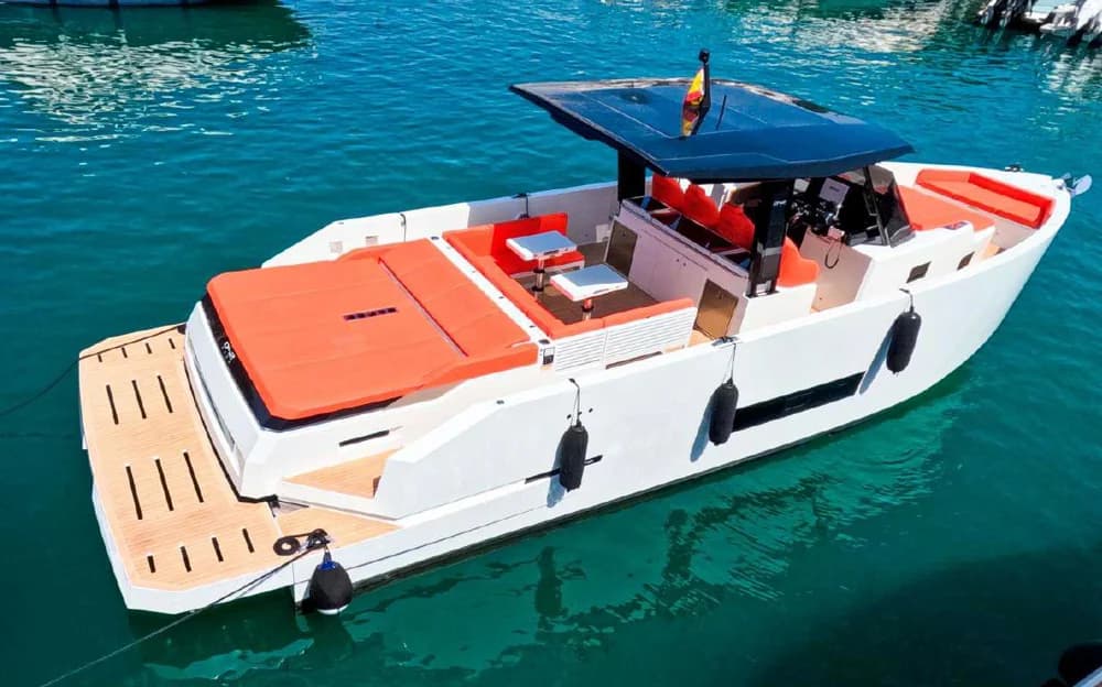 De Antonio Yachts D42