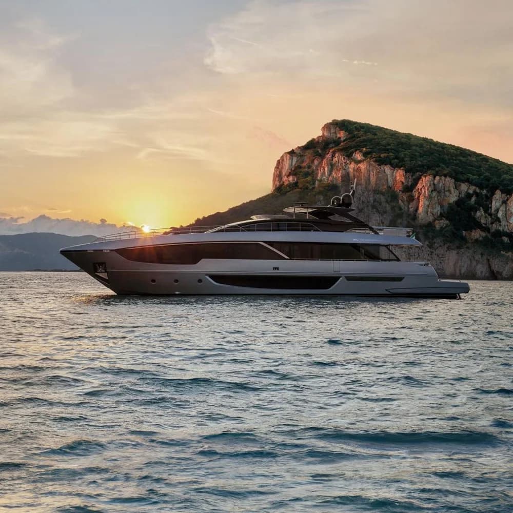 Riva 102' Corsaro