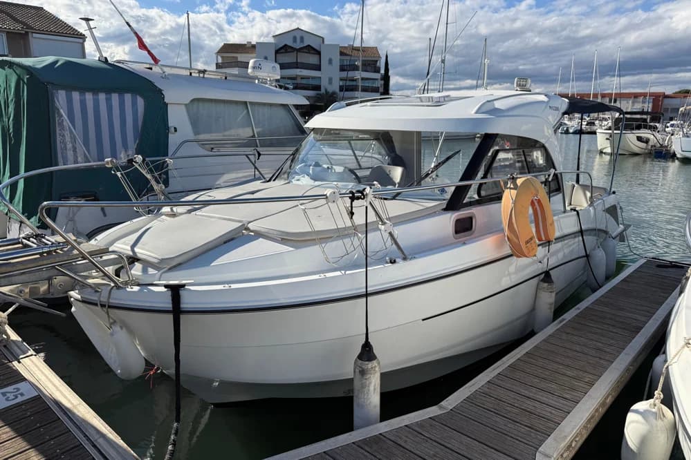 Beneteau Antares 8