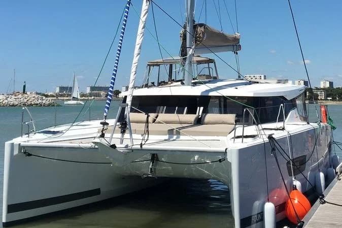 Fountaine Pajot Lucia 40