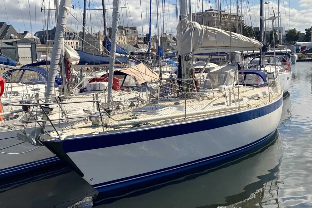 Wauquiez Hood 38