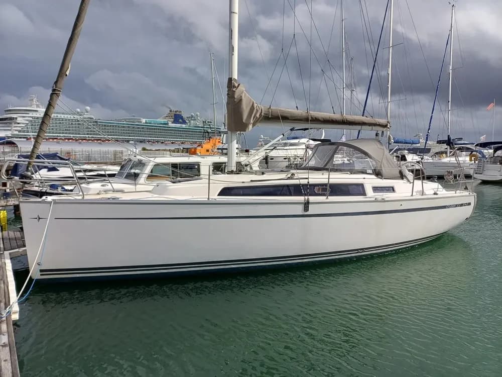 2015 Bavaria Cruiser 33 Boat for Sale in Southampton