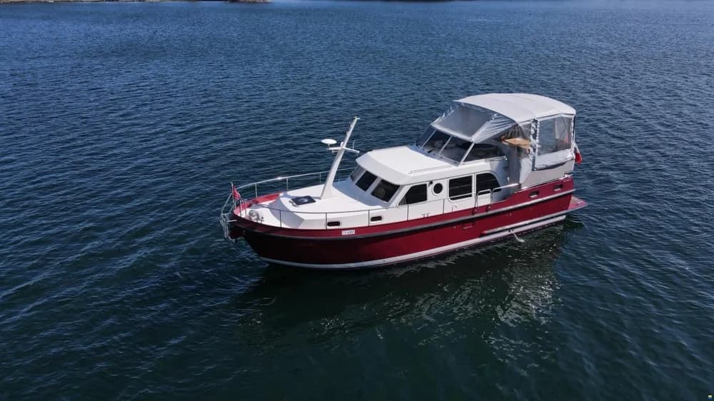 Linssen Grand Sturdy 34.9 AC "Victorinox"