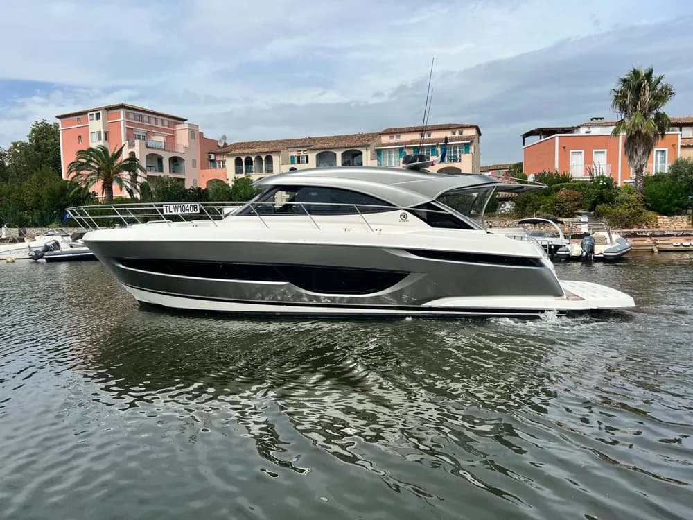Riviera 46 Sports Motor Yacht