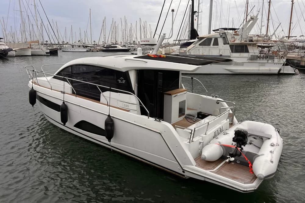 2015 Sealine C330 | 11m
