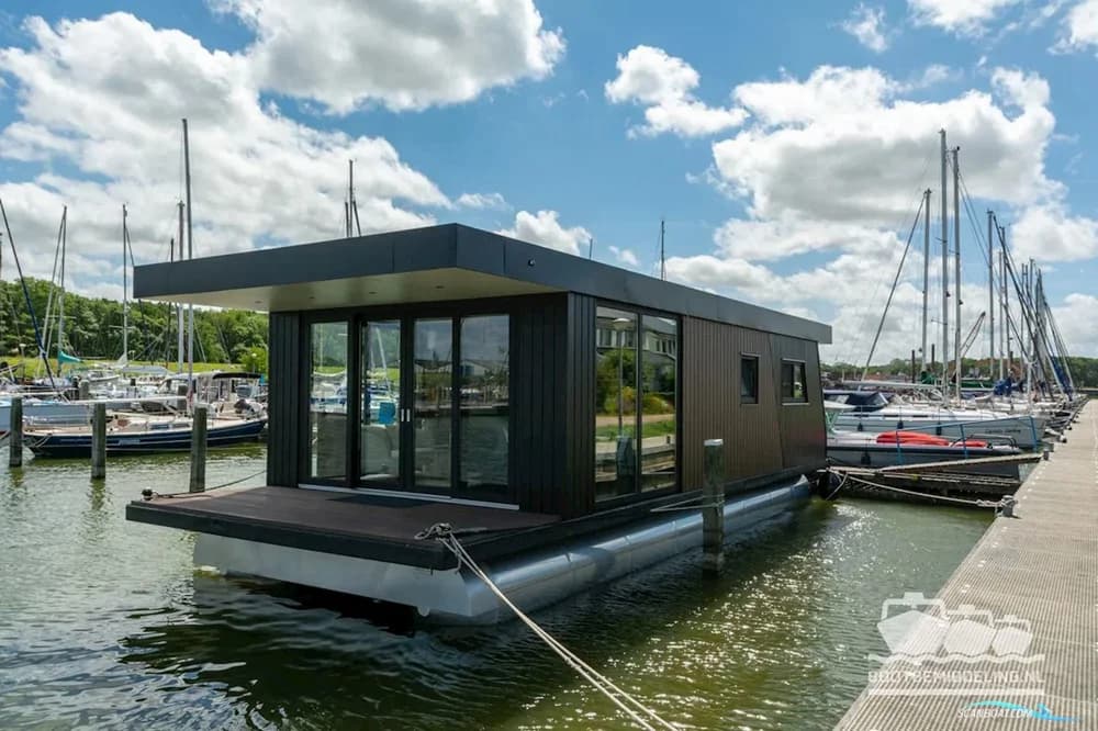 SL Houseboat Marina Den Oever, Inclusief Ligplaats