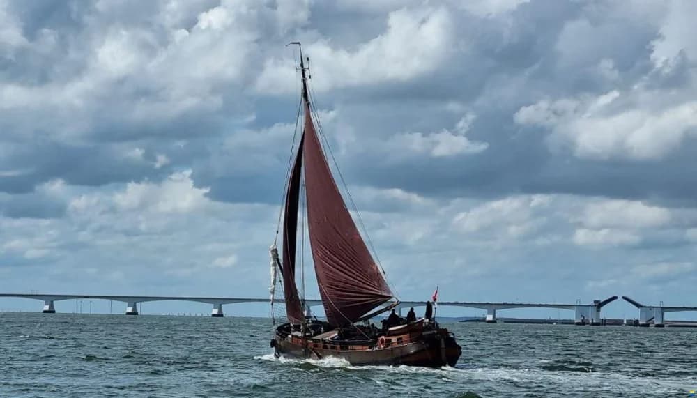Tjalk Woonschip ex charter