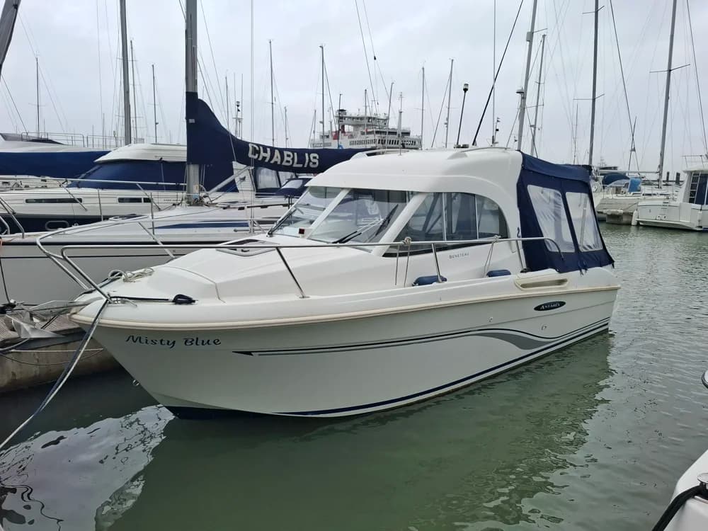 2008 Beneteau Antares 6.40 Boat for Sale in Cowes