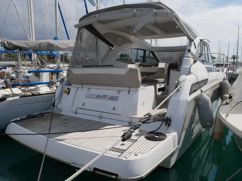 2017 Jeanneau Leader 33 Boat for Sale in Saint Laurent du Var