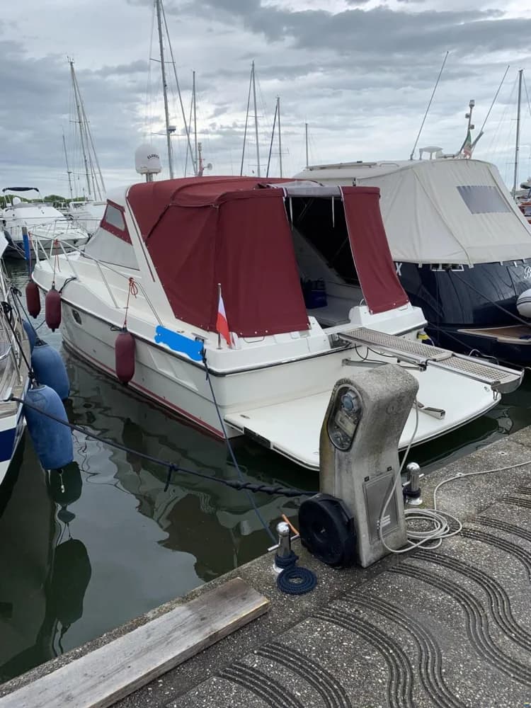 Fairline 33