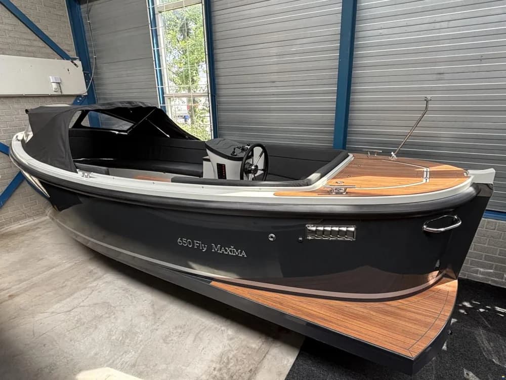 Maxima 650 Flying Lounge