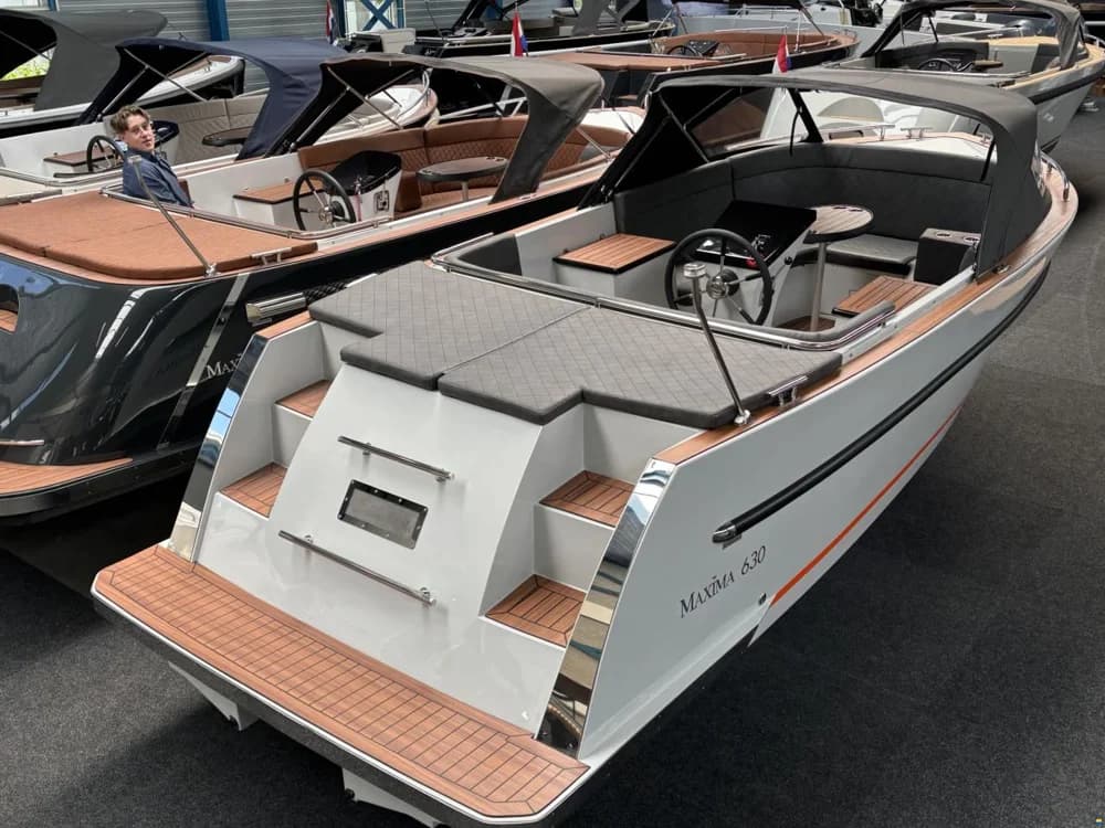 Maxima 630 Tender