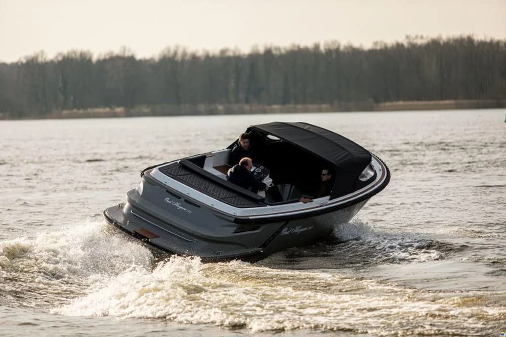 Oud Huijzer 740 Tender