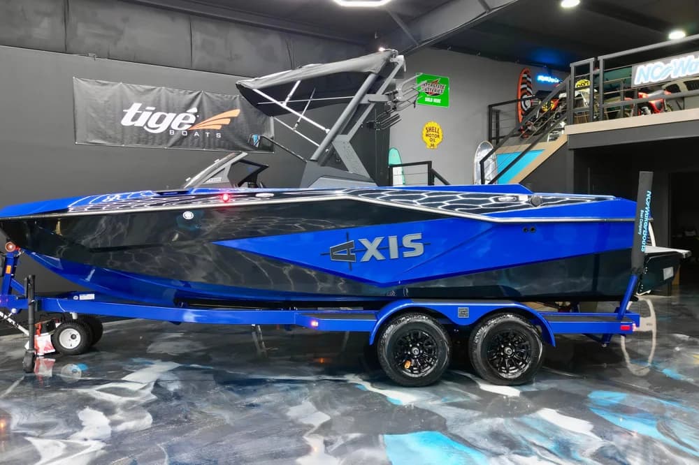 2025 Axis T220