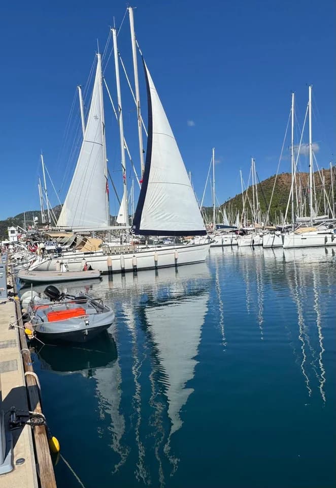 Bavaria 44