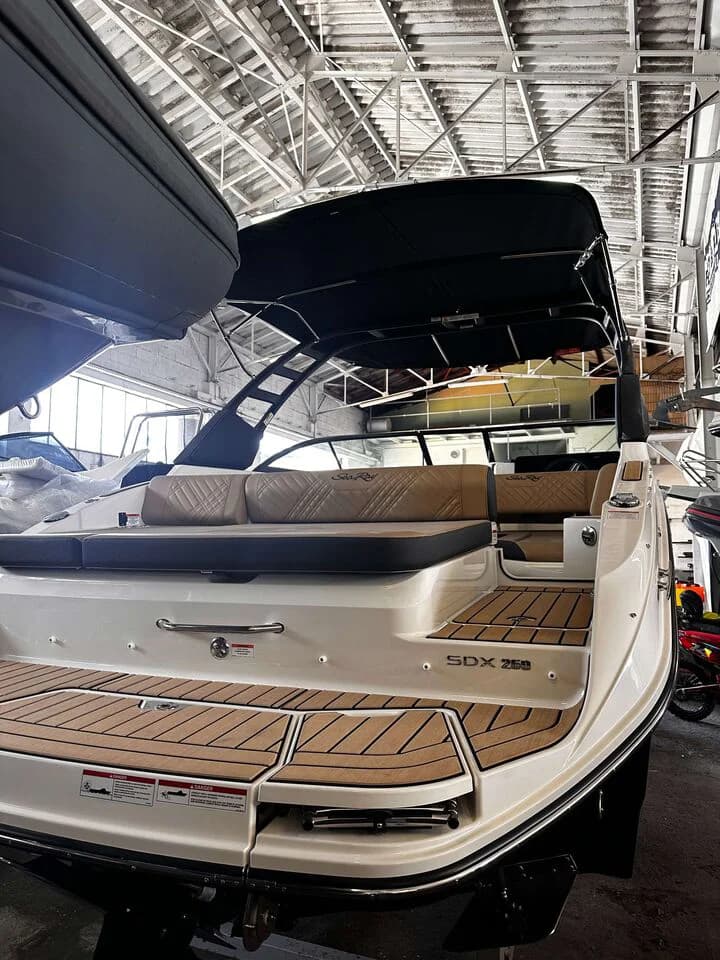 Sea Ray 250 SDX