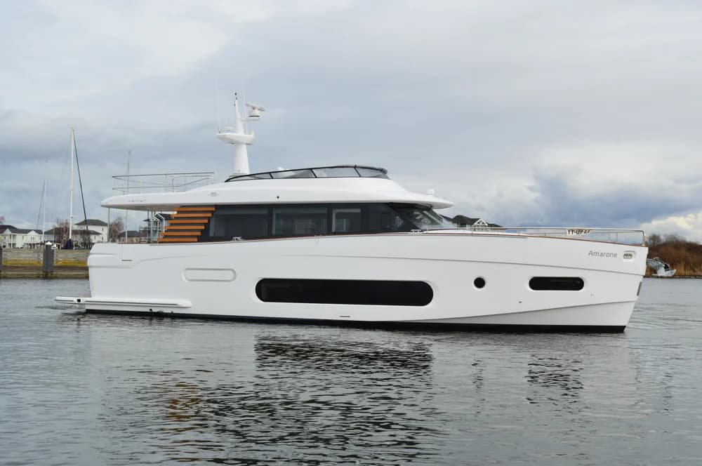2023 Azimut Magellano 66