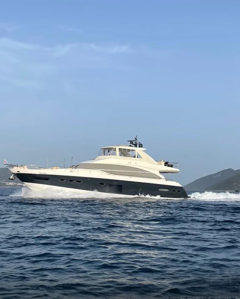 2015 Princess 82