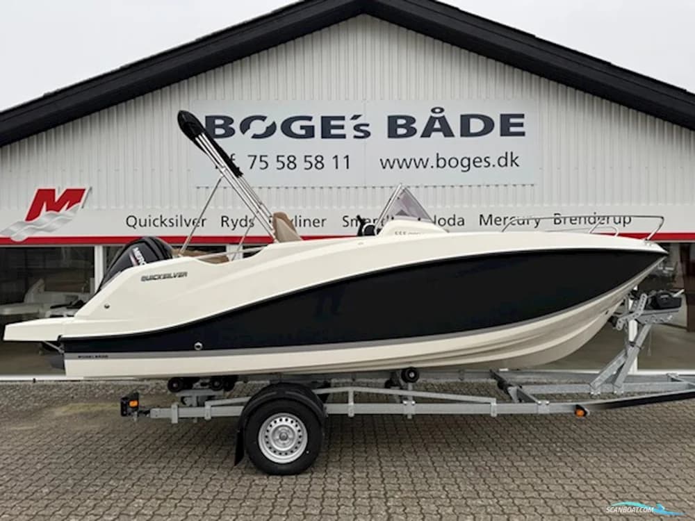 Quicksilver Activ 555 Open Med 100 hk Mercury-Efi CT 4 Takt Med Flot Udstyr