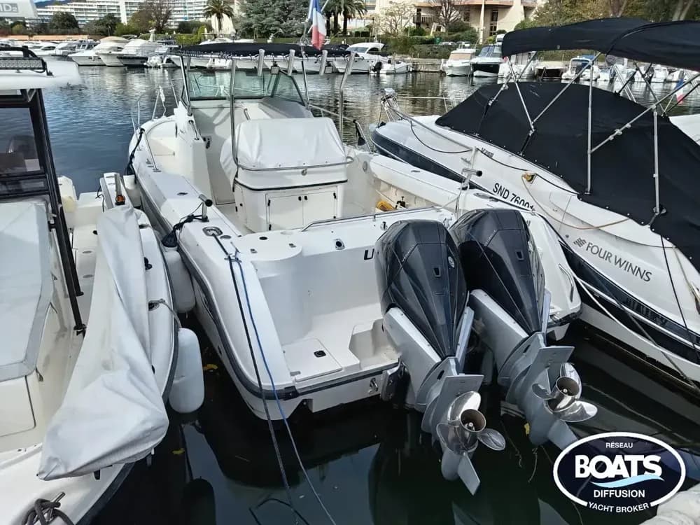 BOSTON WHALER OUTRAGE 28