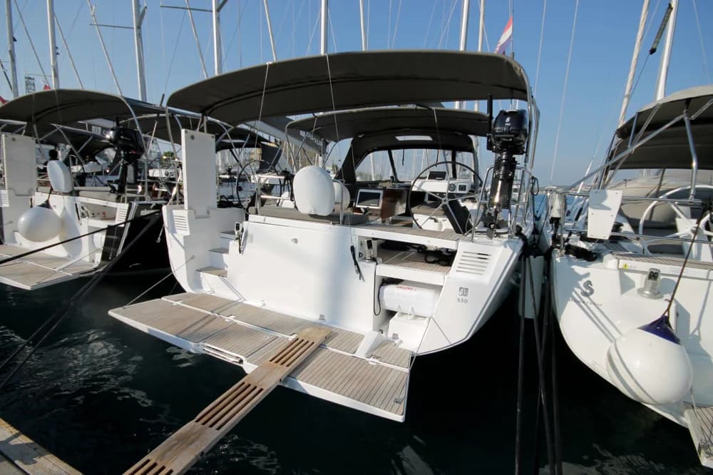 DUFOUR 530