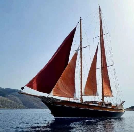CLASSIC SCHOONER