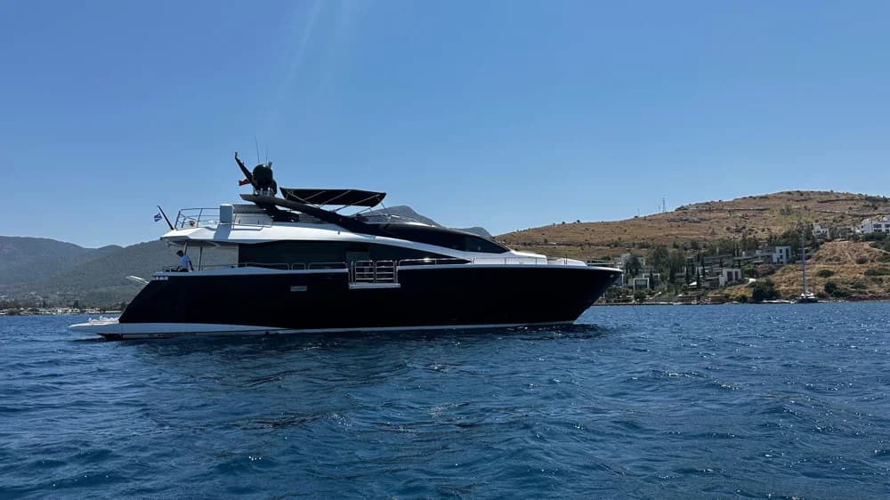 2018 Sunseeker 86 Yacht
