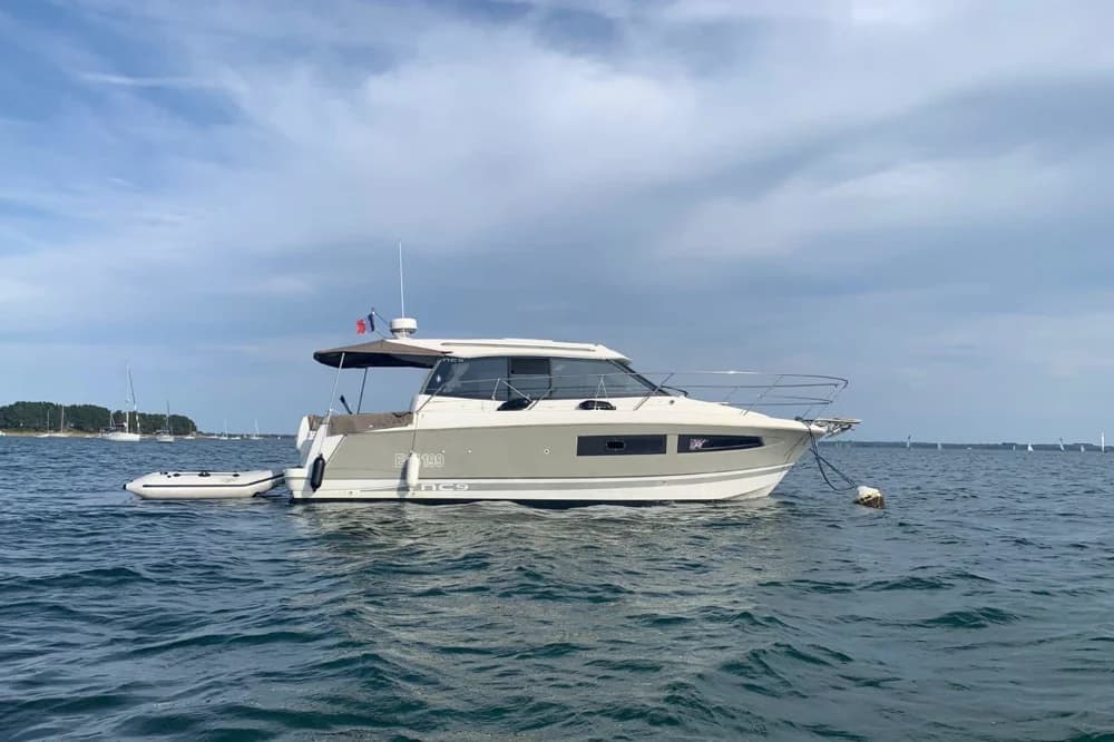 2012 Jeanneau NC 9